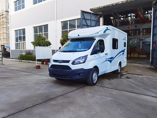福特新全顺小额头C型房车