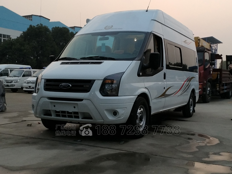 福特新世代全顺V348长轴高顶B型房车交付客户